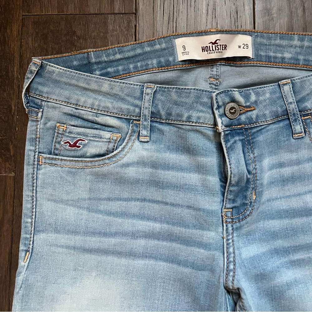 Hollister Low-Rise Super Skinny Jeans - Picture 3 of 8